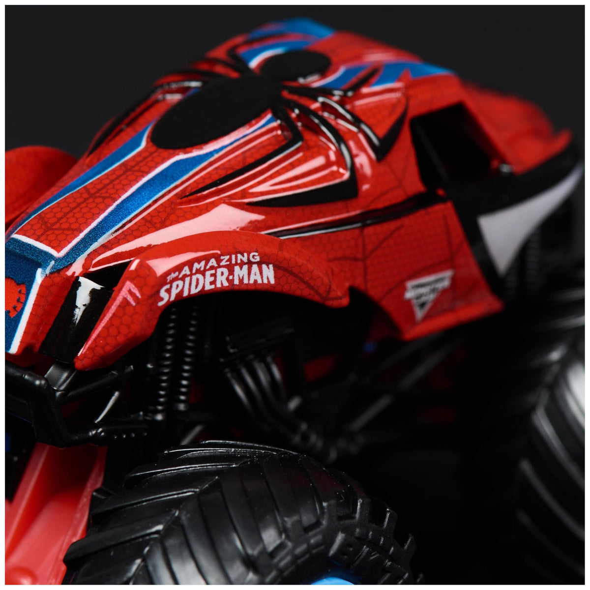 Monster Jam, Marvel Official Iron Man Vs. War Machine Die-Cast Monster Trucks