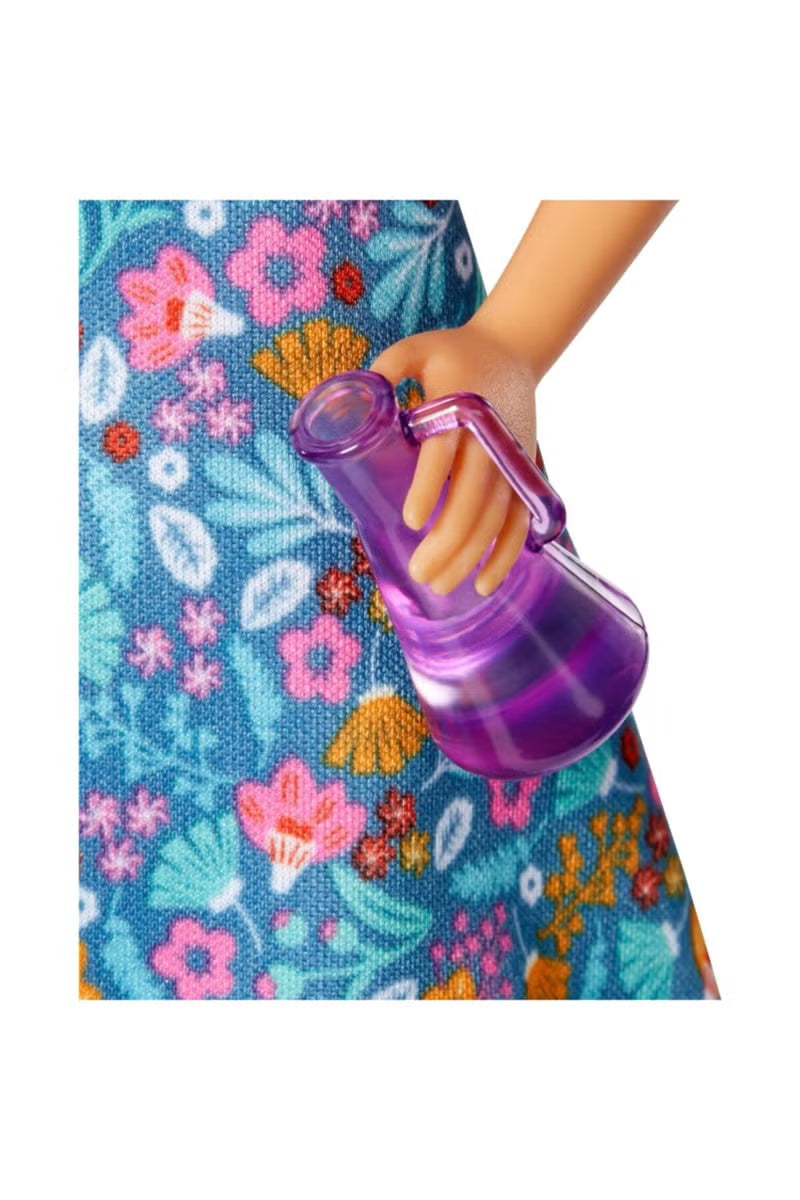 Barbie Teacher Doll – Blonde with 10 Teaching Accessories