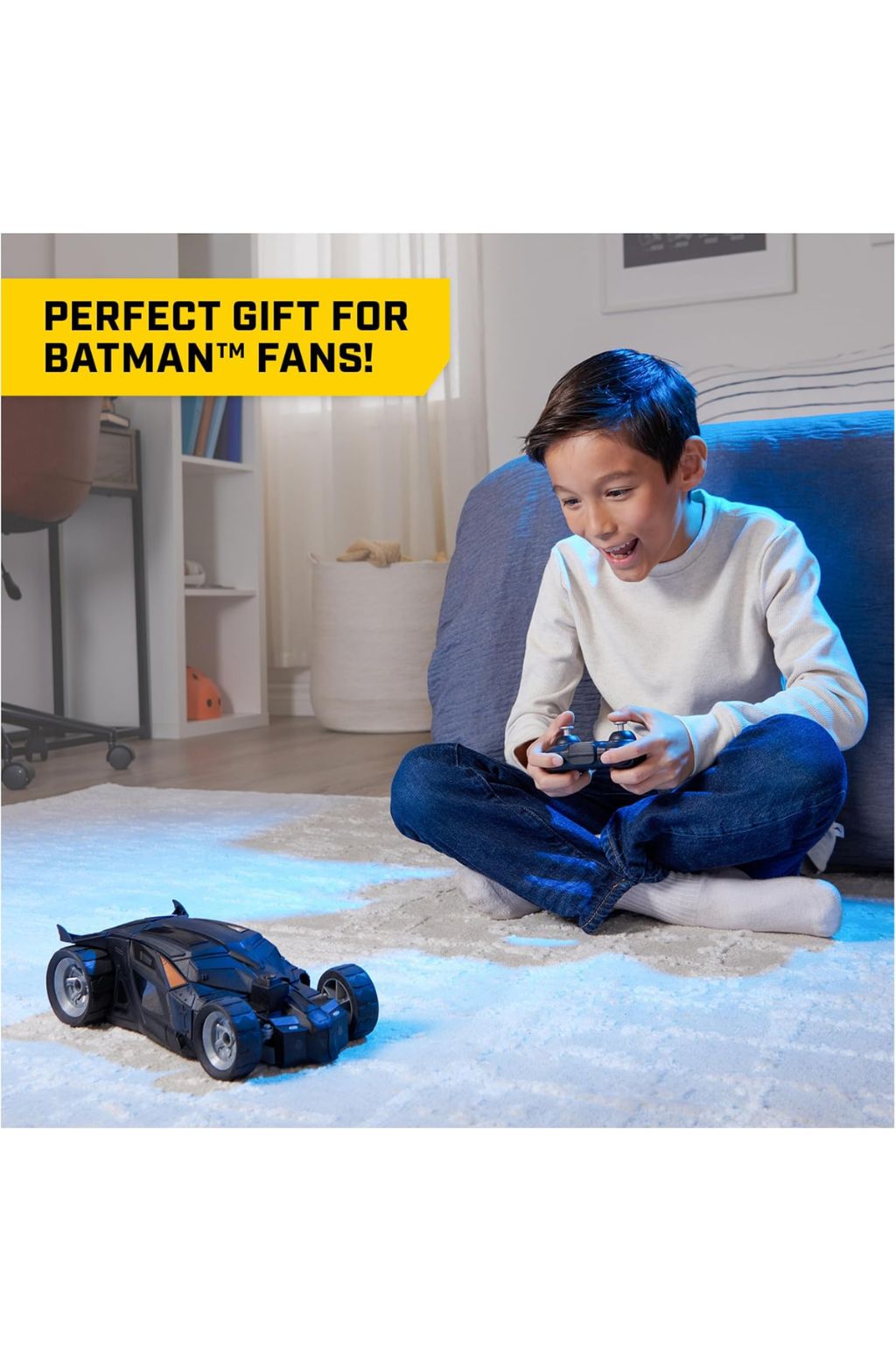 DC Comics Batman Batmobile Remote Control Car with 10 cm Batman Figure [6065425]